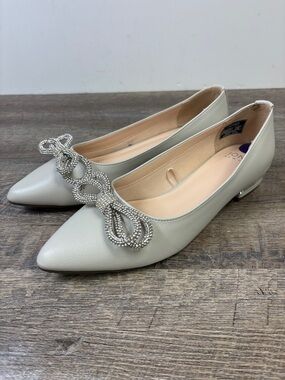 Jones New York “Quennelle” Rhinestone Bow Pointed Toe Flats Size 8.5M